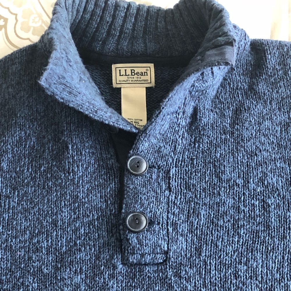 Men’s Blue LL Bean sweater Medium